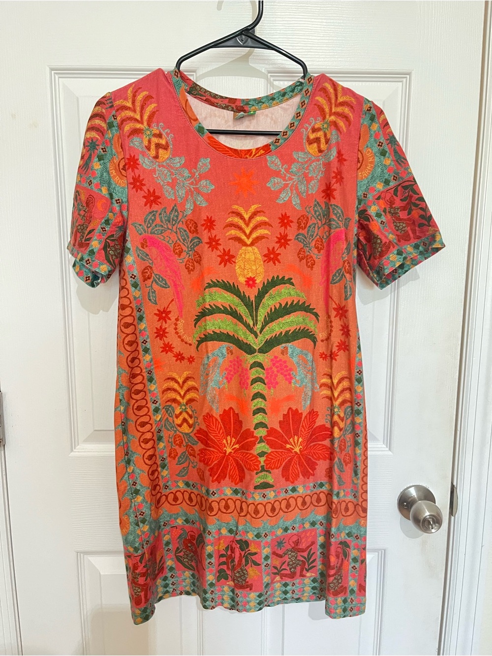 FARM RIO - Vibrant Coral Tropical Print Short-Sleeve Dress
